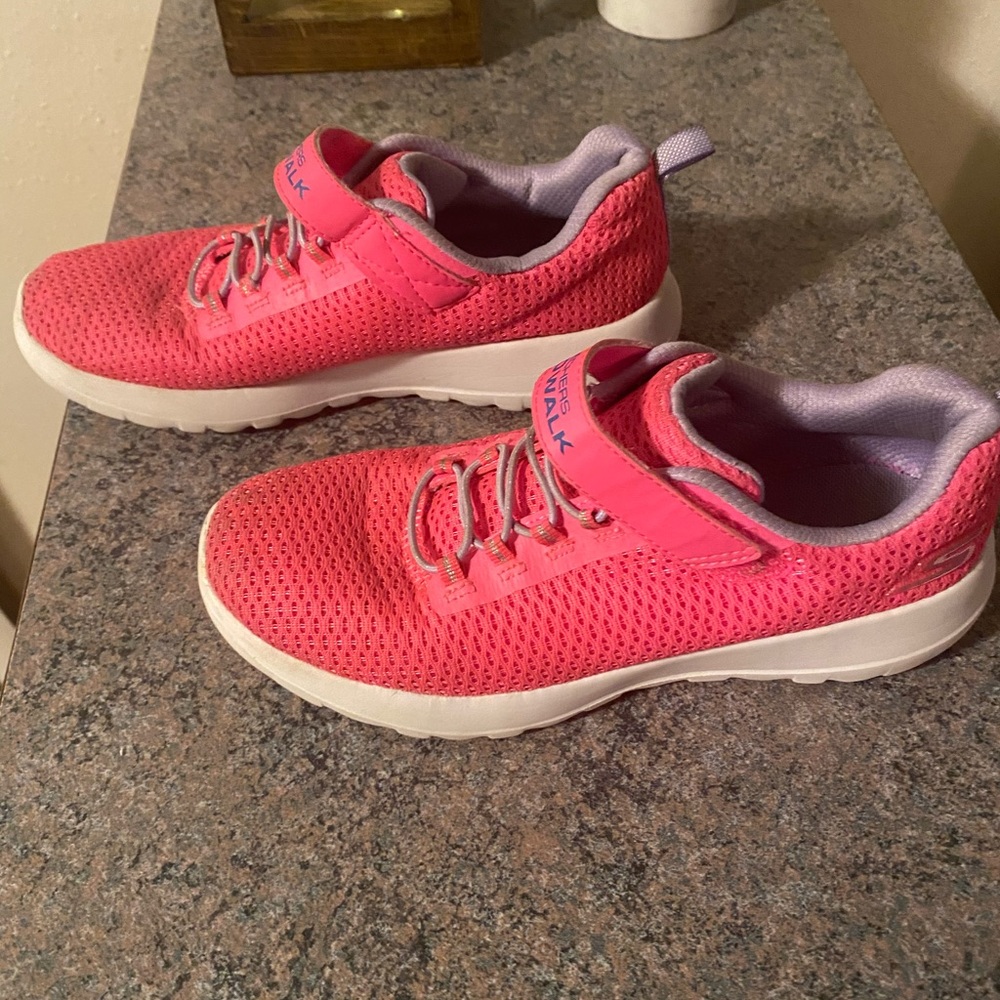 Sketchers shoes